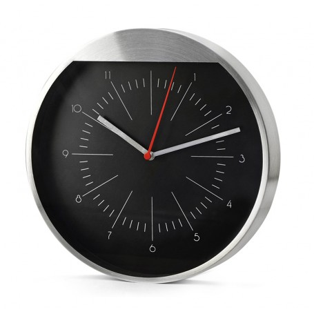 Modernus metalinis laikrodis su logotipu, užrašu "MATTO"